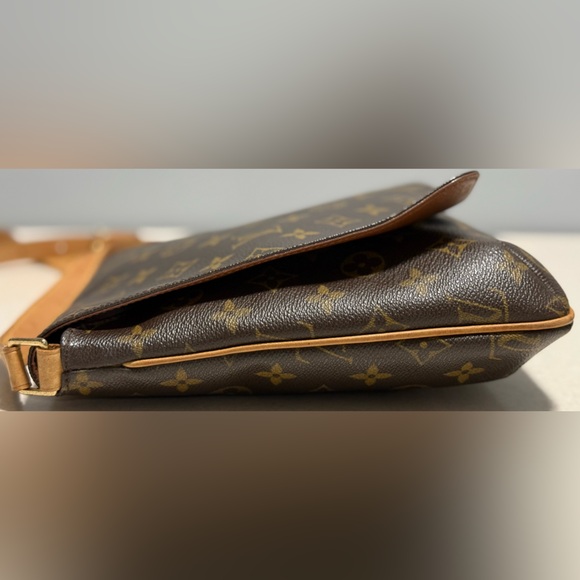 Louis Vuitton Musette Salsa Monogram Crossbody Bag - Picture 4 of 16